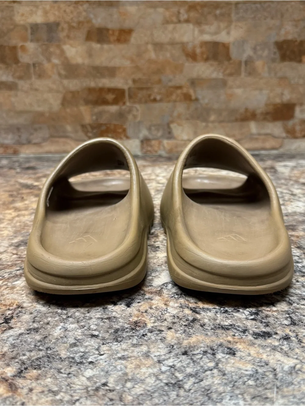 Adidas Yeezy Slide Size 4 Earth Brown